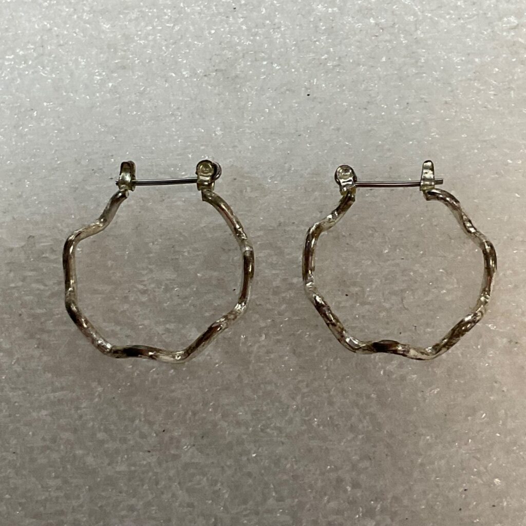 Vintage Silver Tone Hoop Earrings 1in 2.58g Textured Wavy Design Jewelry - Image 1