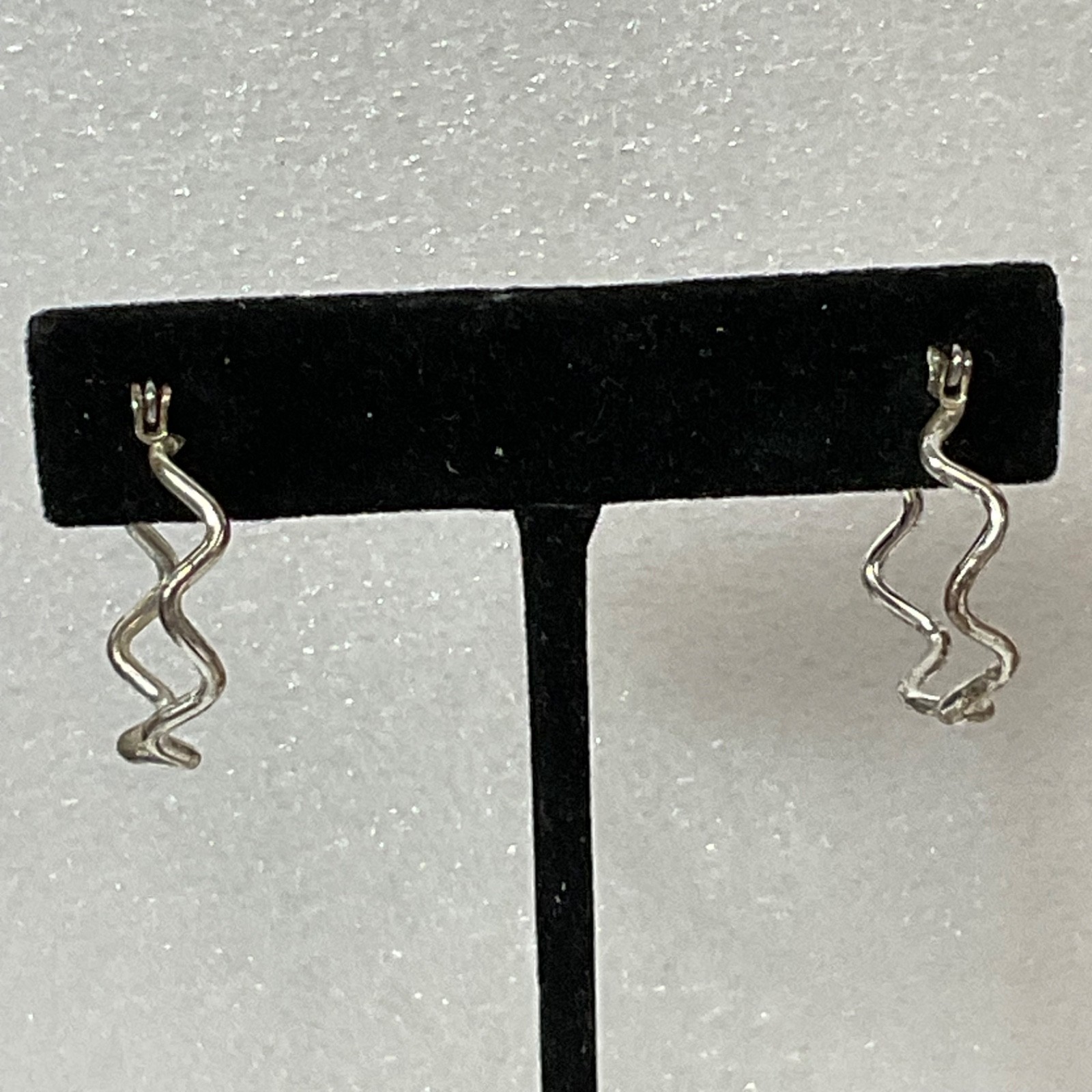 Vintage Silver Tone Hoop Earrings 1in 2.58g Textured Wavy Design Jewelry - Image 5