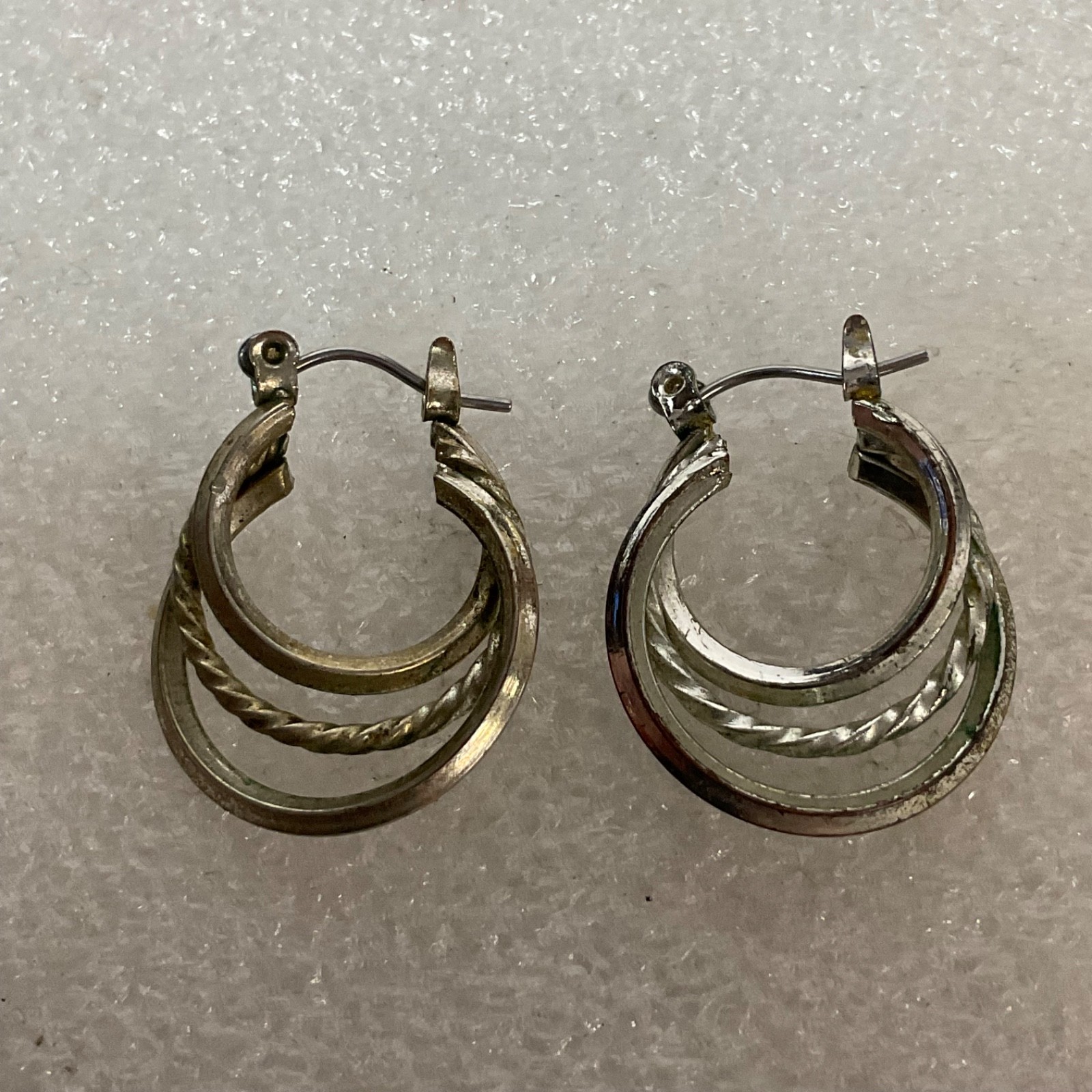 Vintage Silver Tone Hoop Earrings 1in 4.3g Triple Layer Braided Design Jewelry - Image 1