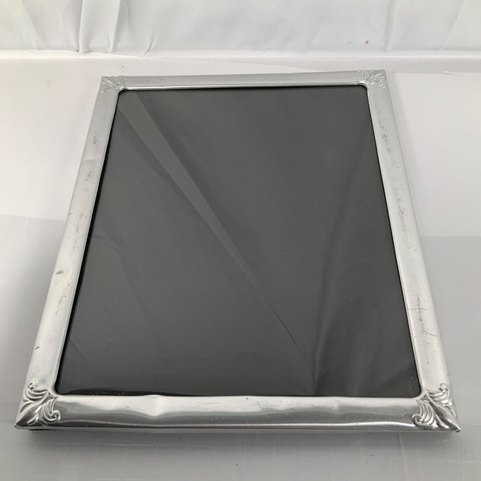 Silver Tone Ornate Corner 8 x 10 Tabletop Picture Frame Glass Front - Image 5