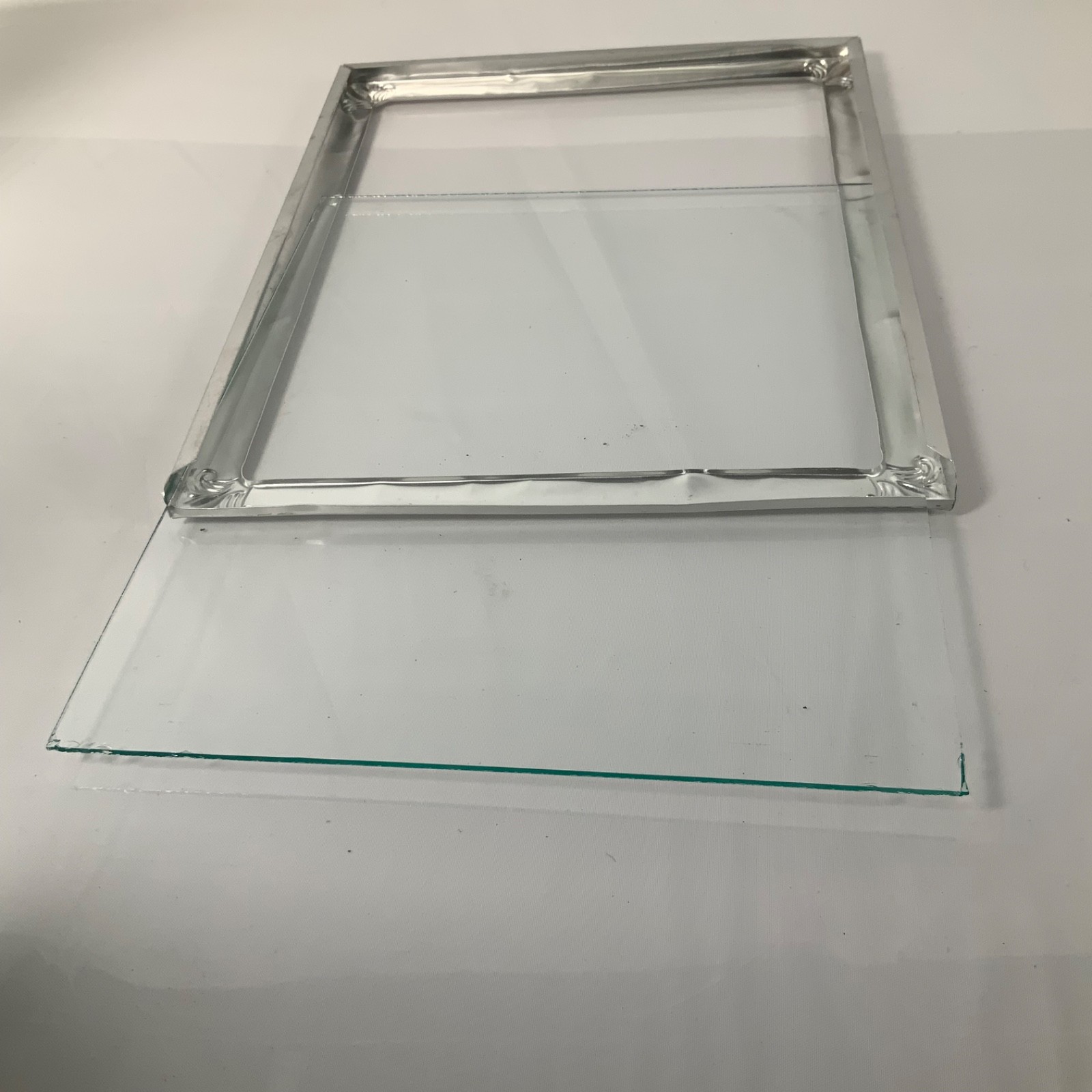 Silver Tone Ornate Corner 8 x 10 Tabletop Picture Frame Glass Front - Image 9
