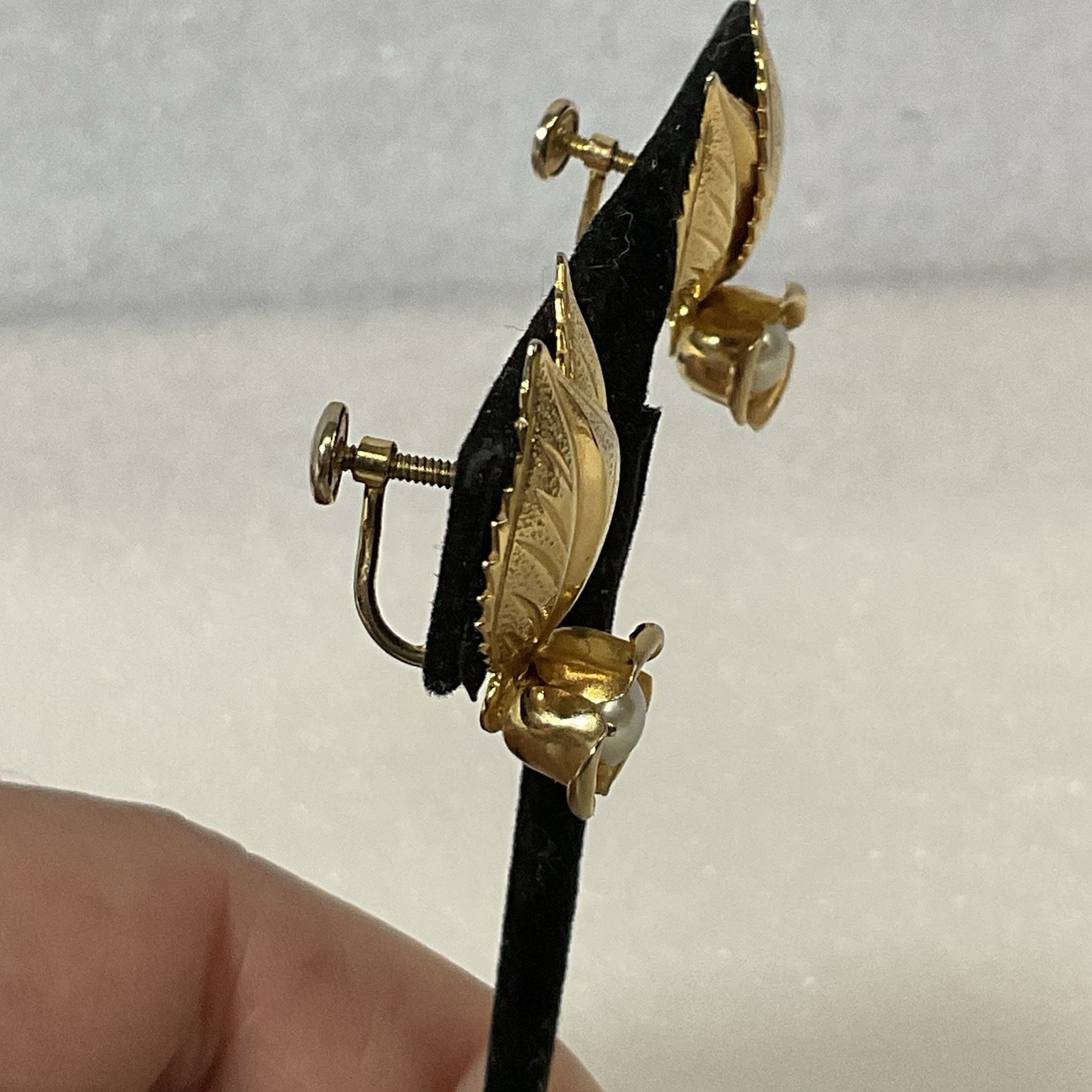 Vintage Gold Tone Leaf Clip On Earrings with Faux Pearl Floral Accents - Image 10