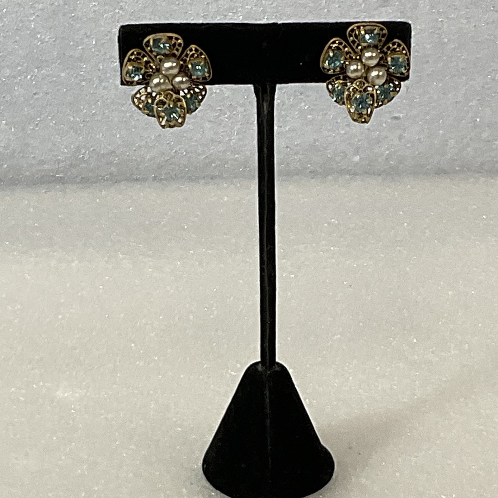 Vintage Czech Blue Rhinestone Pearl Gold Tone Screw Back Clip-On Earrings - Image 15