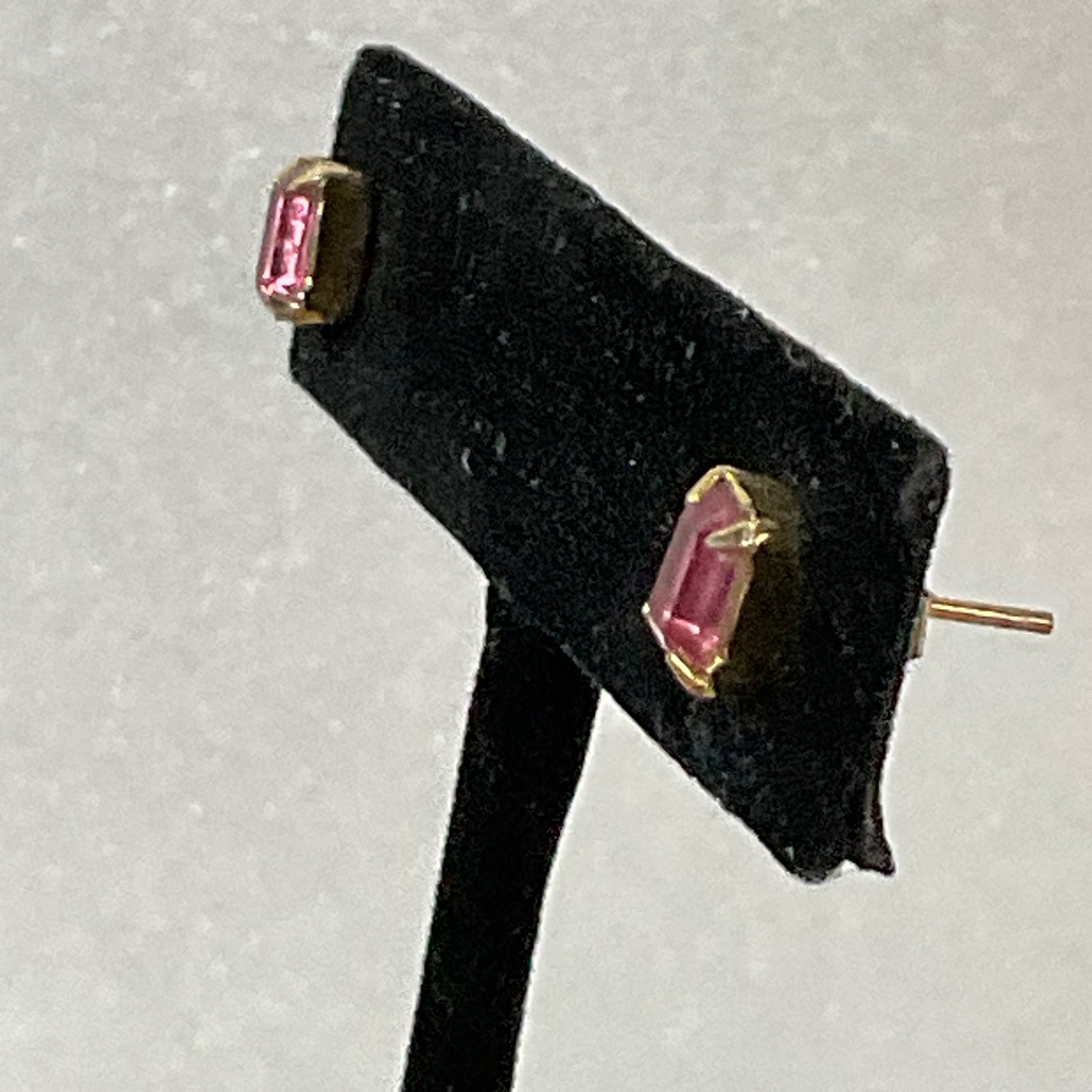 Vintage Pink Emerald Cut Crystal Stud Earrings Gold Tone Post 0.83g Small Jewelr - Image 5