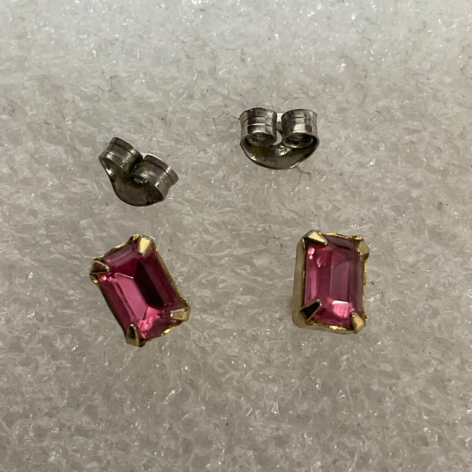 Vintage Pink Emerald Cut Crystal Stud Earrings Gold Tone Post 0.83g Small Jewelr - Image 9