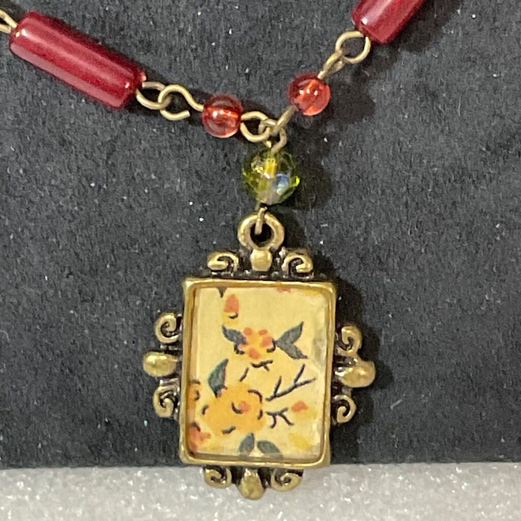 17in Hand Painted Floral Pendant Necklace Red & Green Beads Brass Tone Chain 14. - Image 1