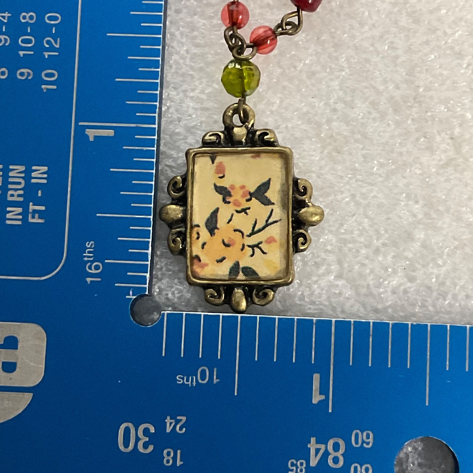 17in Hand Painted Floral Pendant Necklace Red & Green Beads Brass Tone Chain 14. - Image 9