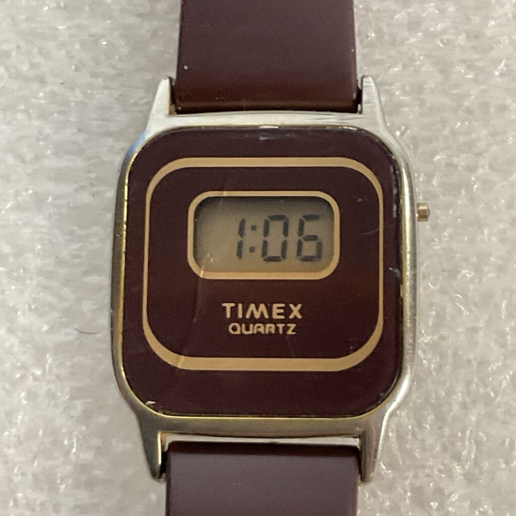 Vintage Timex Quartz TCell Ladies Watch Tested Scratched Face - Image 1