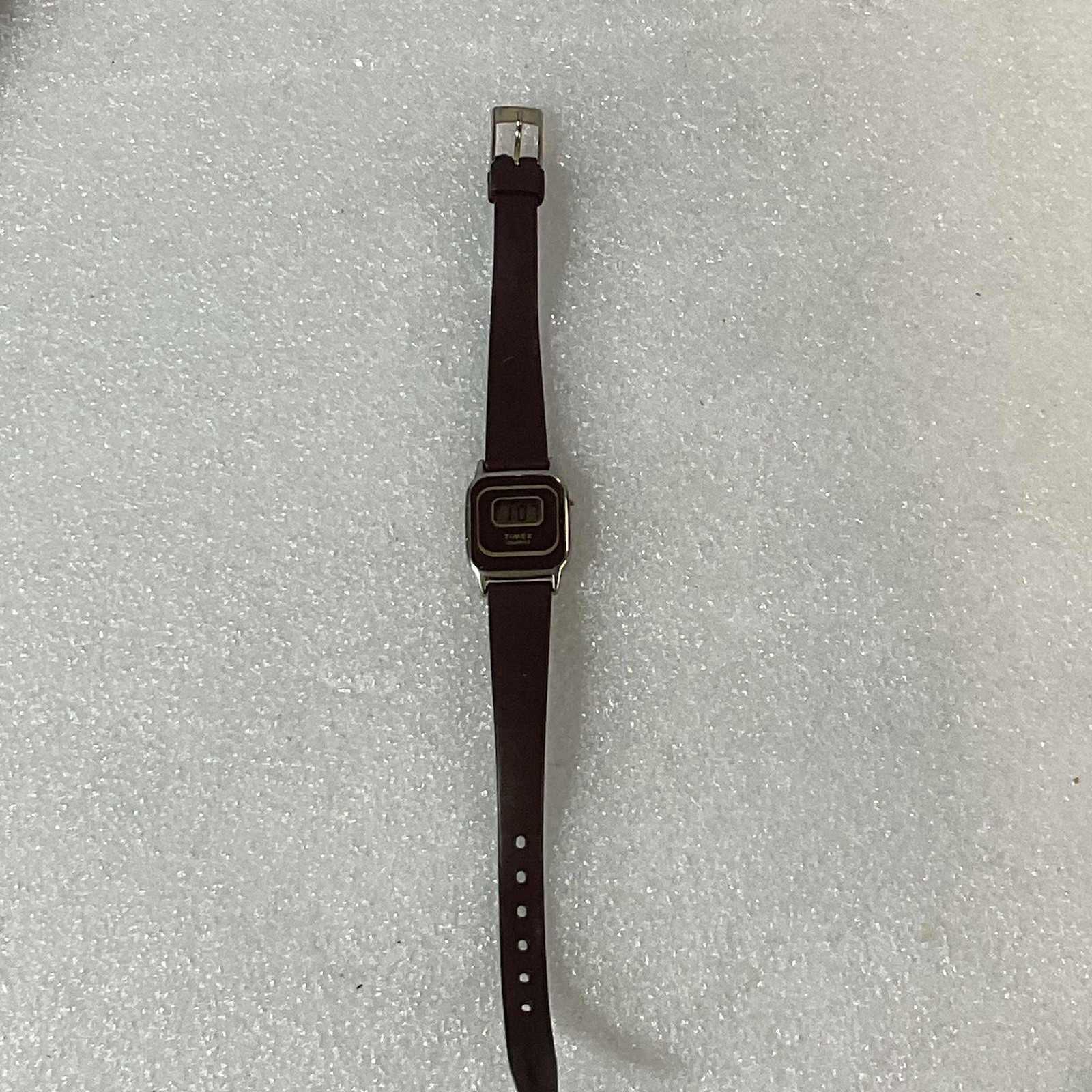 Vintage Timex Quartz TCell Ladies Watch Tested Scratched Face - Image 2