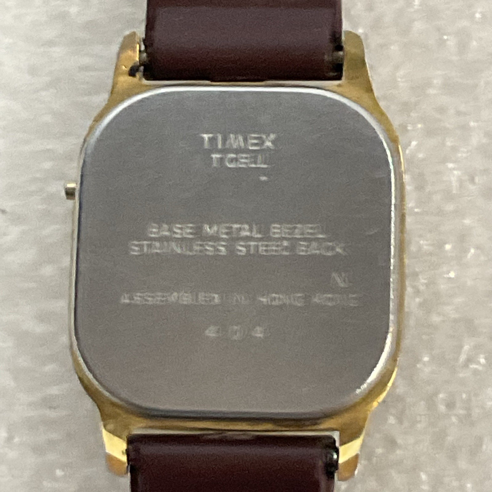 Vintage Timex Quartz TCell Ladies Watch Tested Scratched Face - Image 5