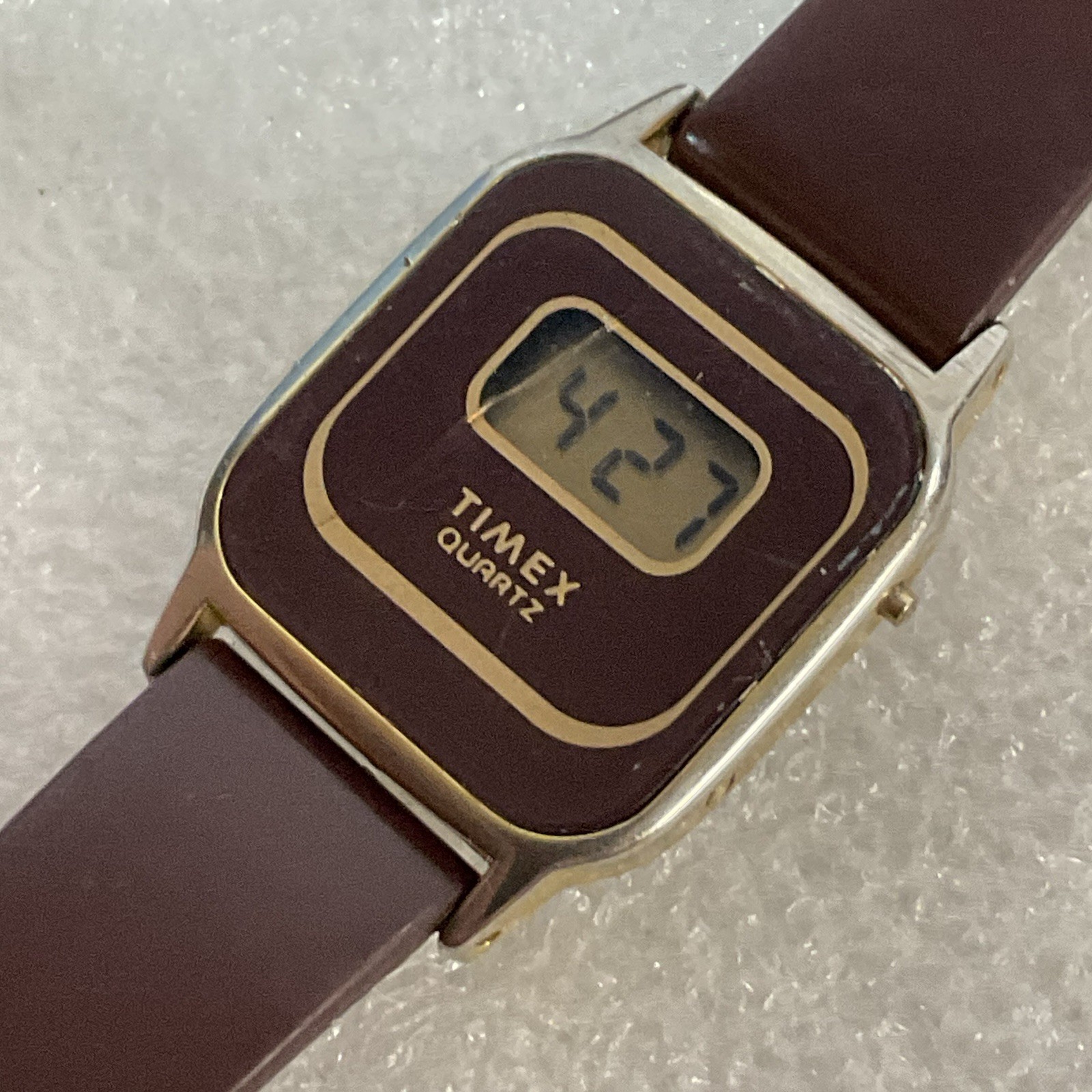 Vintage Timex Quartz TCell Ladies Watch Tested Scratched Face - Image 19