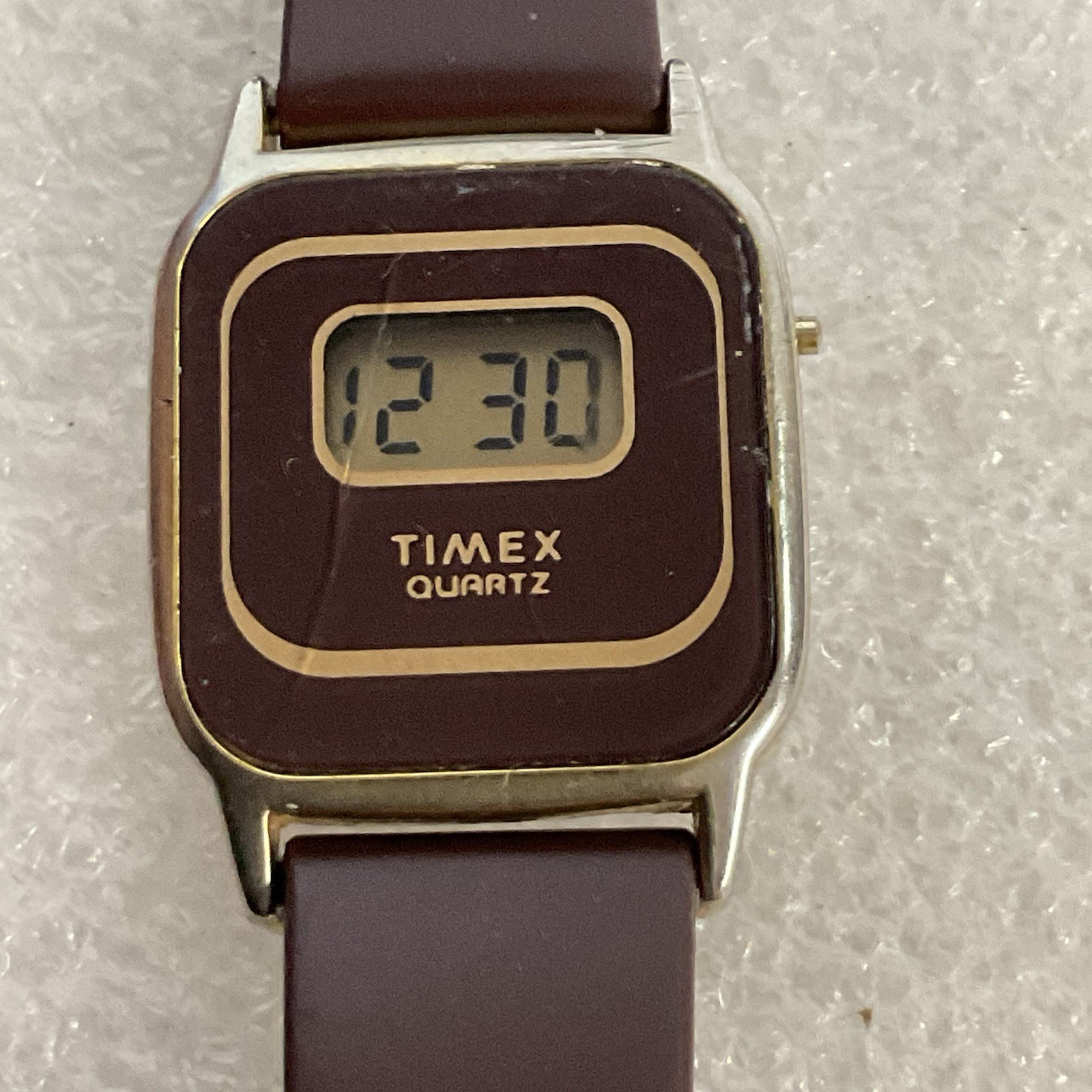 Vintage Timex Quartz TCell Ladies Watch Tested Scratched Face - Image 21